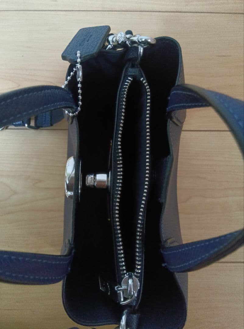 COACHネイビー レザー ショルダーバッグ