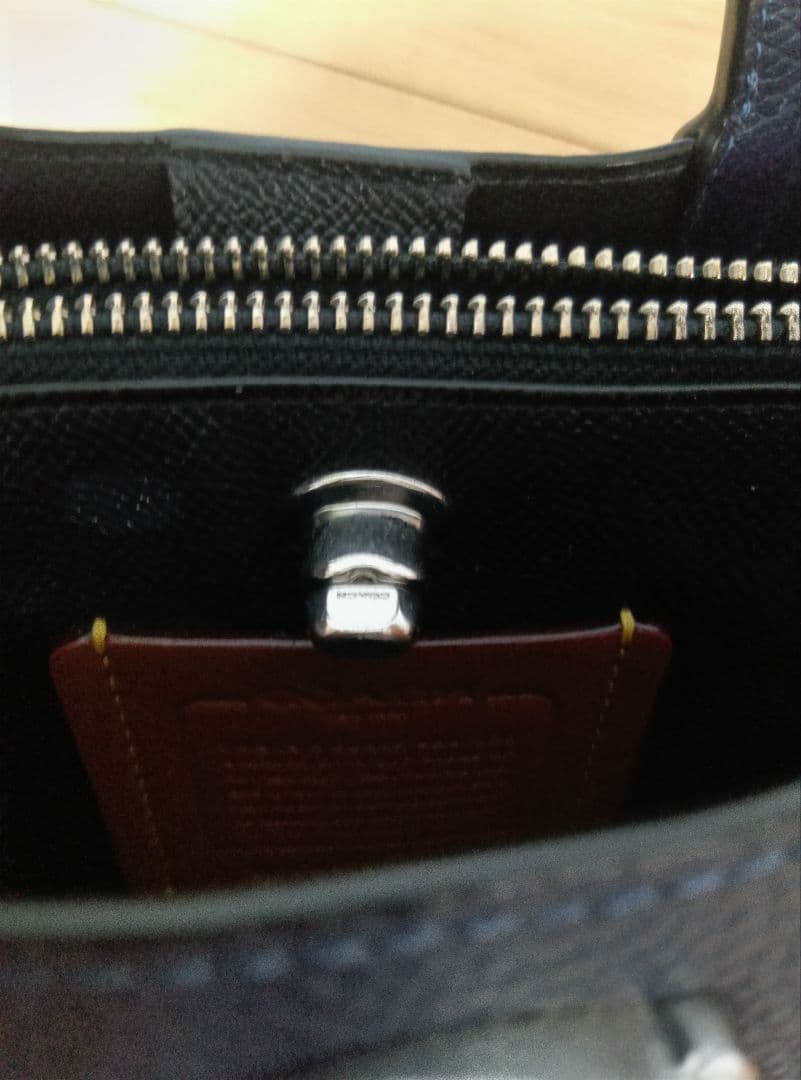 COACHネイビー レザー ショルダーバッグ