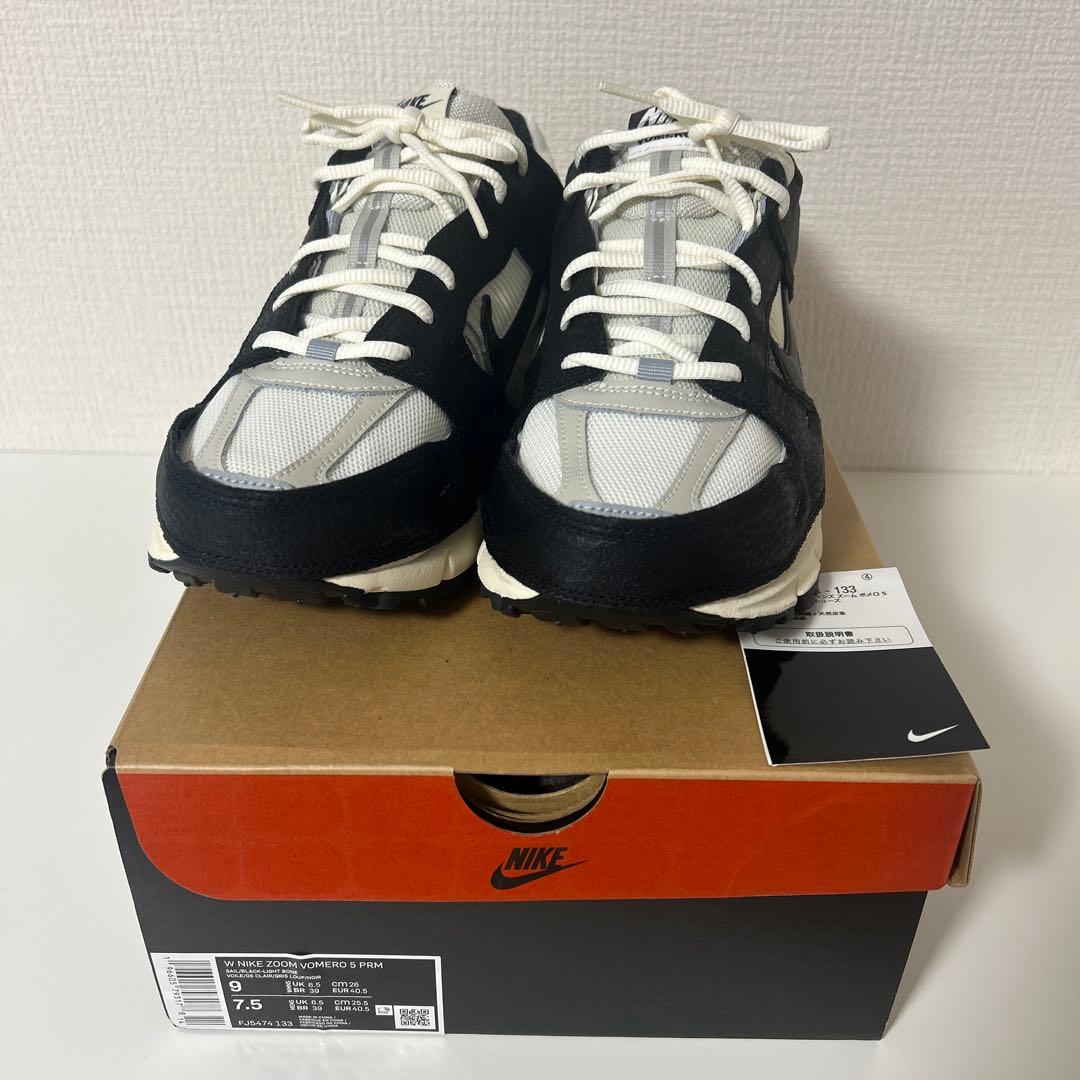 【新品未使用】Nike ZOOM VOMERO 5 PRM ブラック/ホワイト