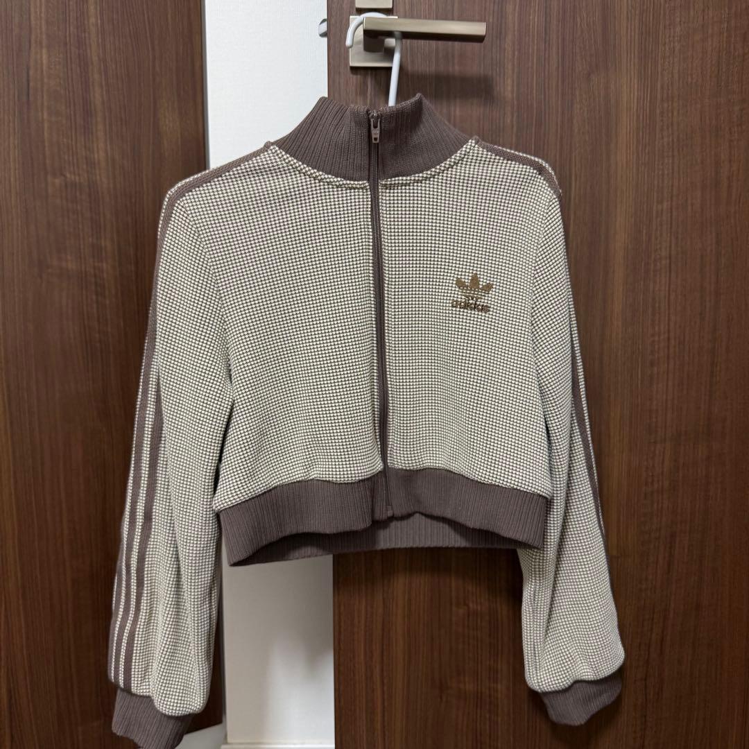adidas クロップ トラックトップ