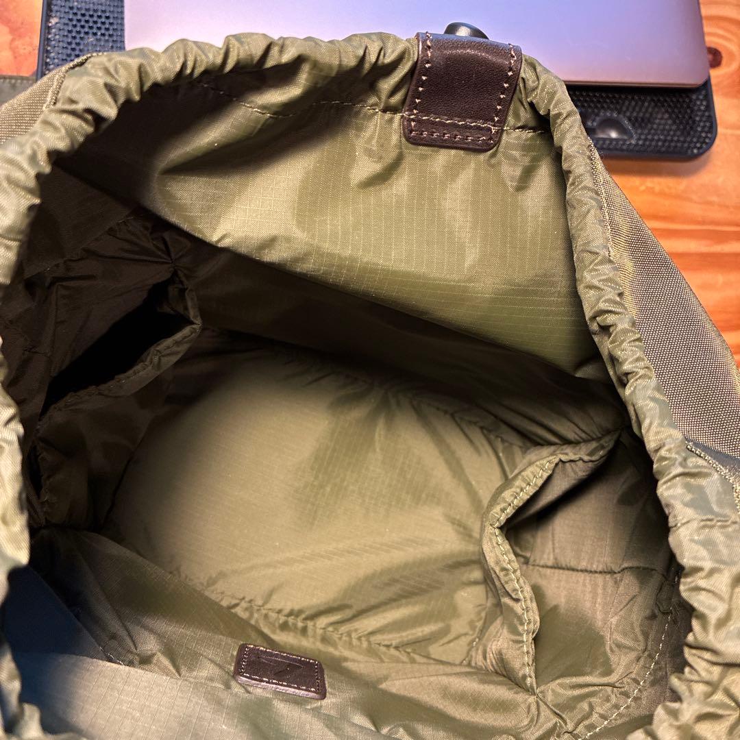 土屋鞄　ザ・シーンズ カメラバッグ