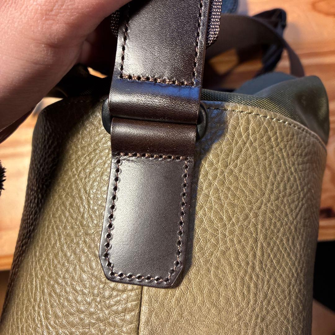 土屋鞄　ザ・シーンズ カメラバッグ