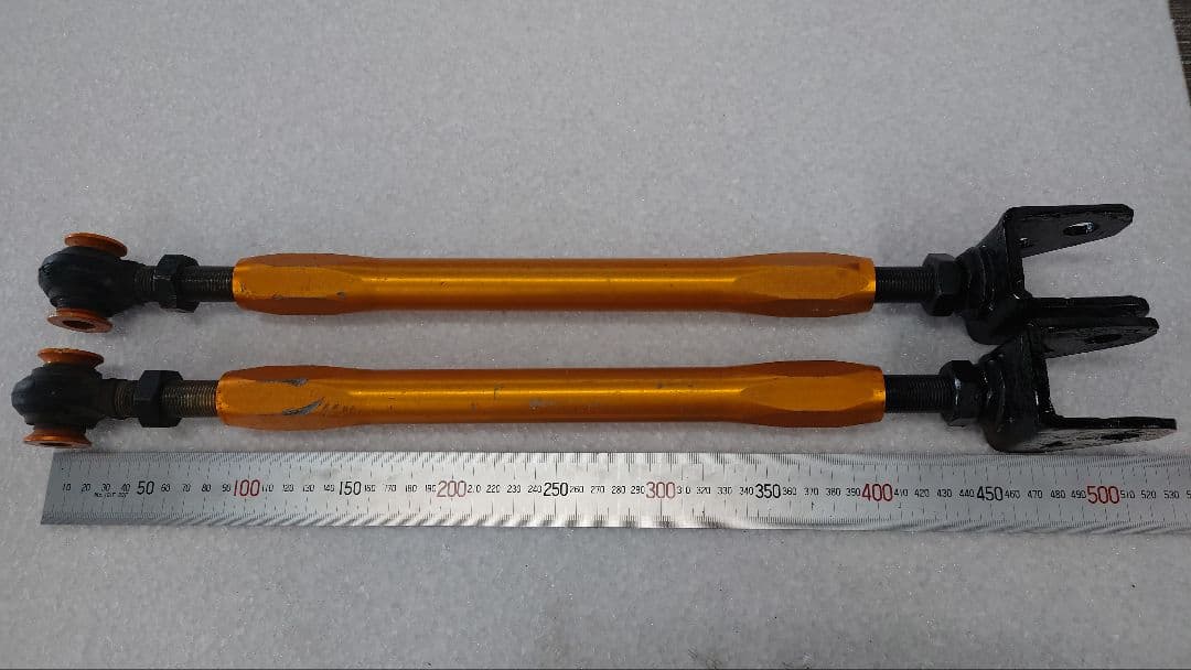 15マジェスタ　リアテンションロッド　固着なし