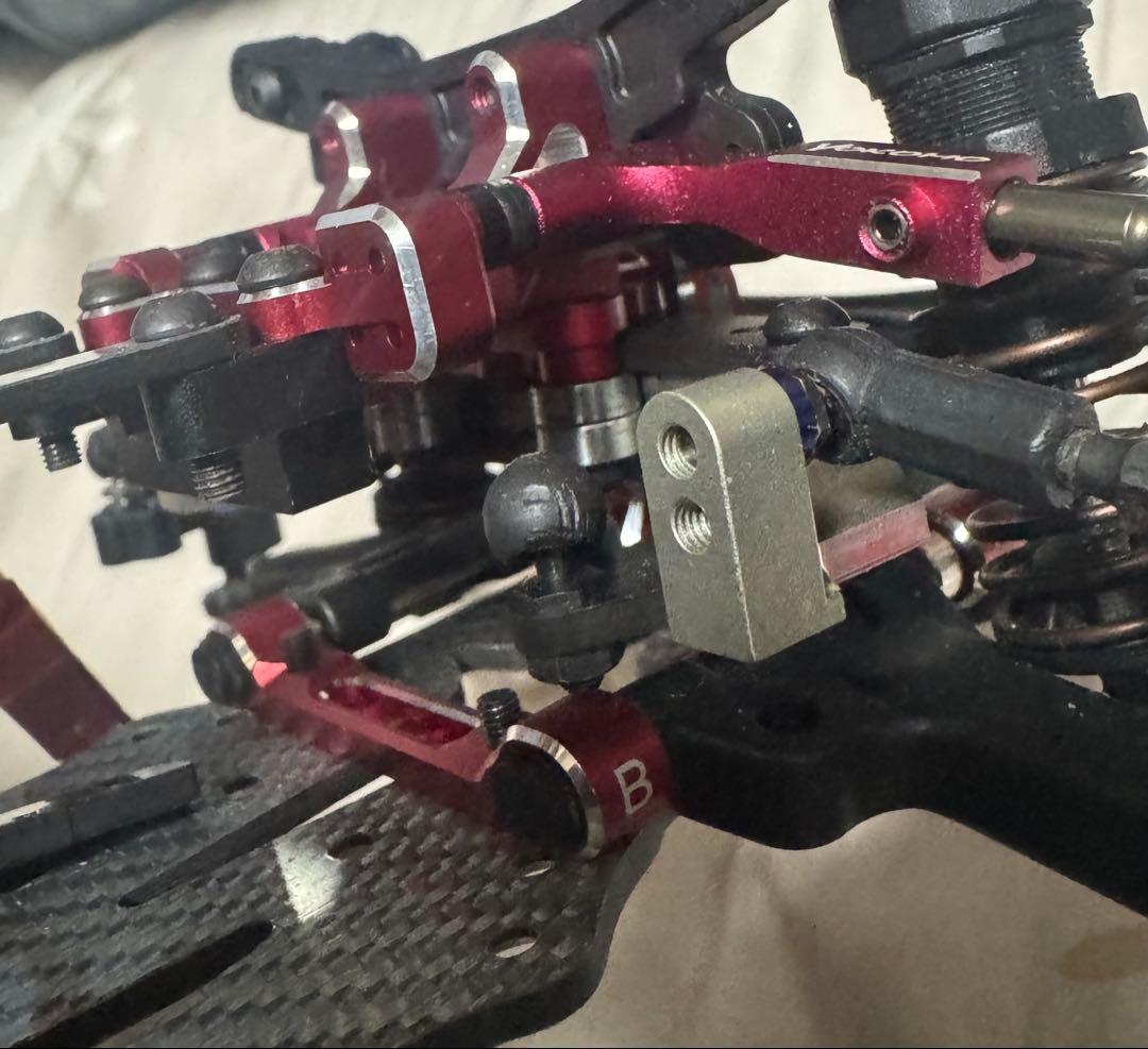 ガレージseek　 yd2eベースシャーシ カーボン仕様おまけ付き