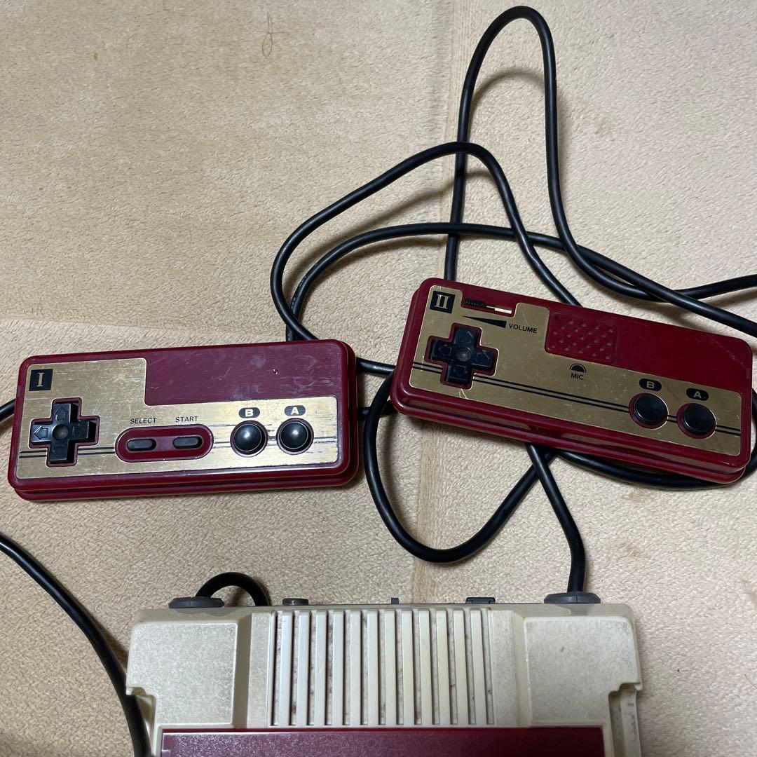 ファミリーコンピュータ本体3台　ソフト32本