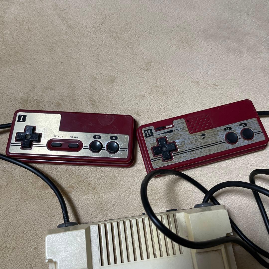 ファミリーコンピュータ本体3台　ソフト32本