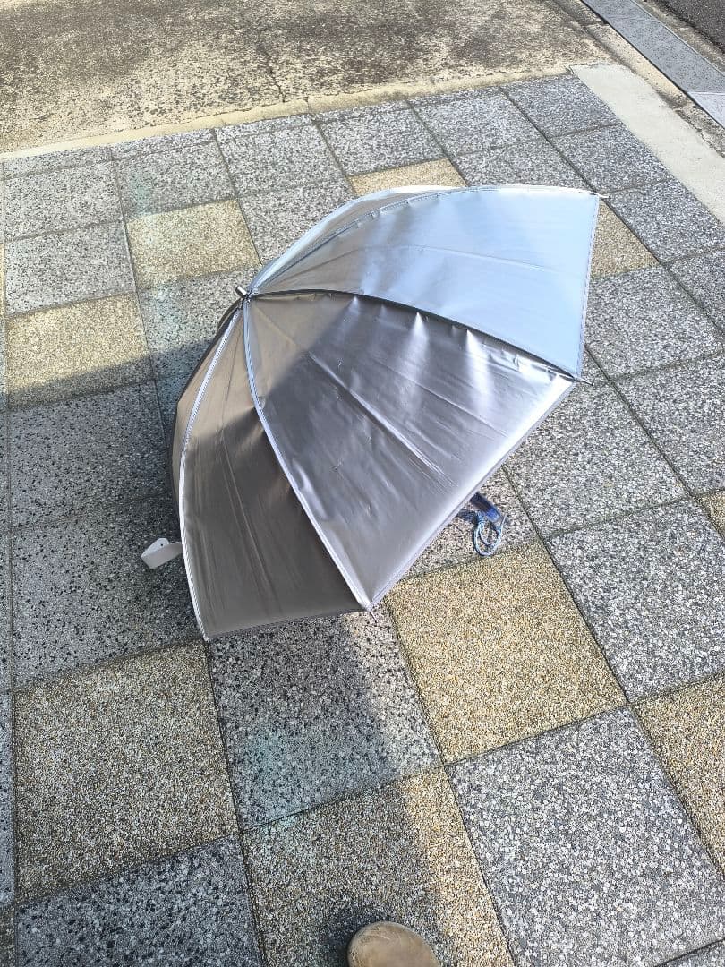 SPACECOOL日傘　熱を宇宙に逃がすスペースクール日傘