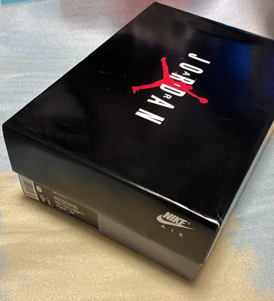 ナイキ エアジョーダン 11 レトロ \"コンコルド US8　未使用品