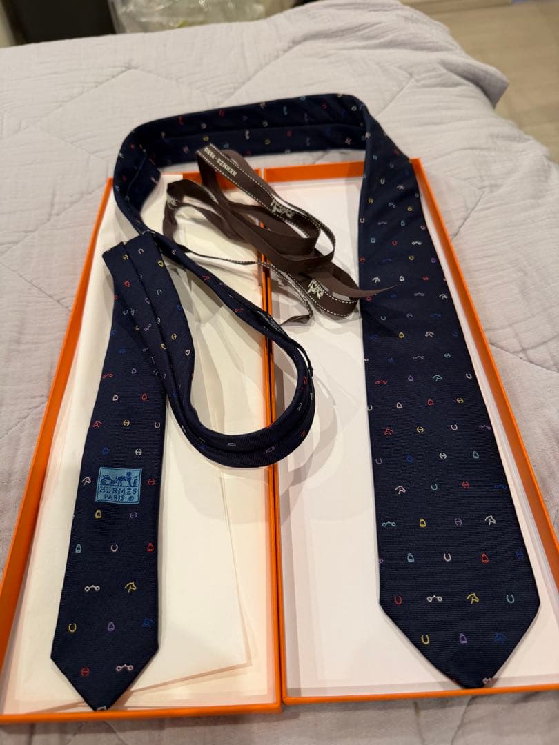 エルメス ネクタイ シルク100% 箱リボン付 小紋柄