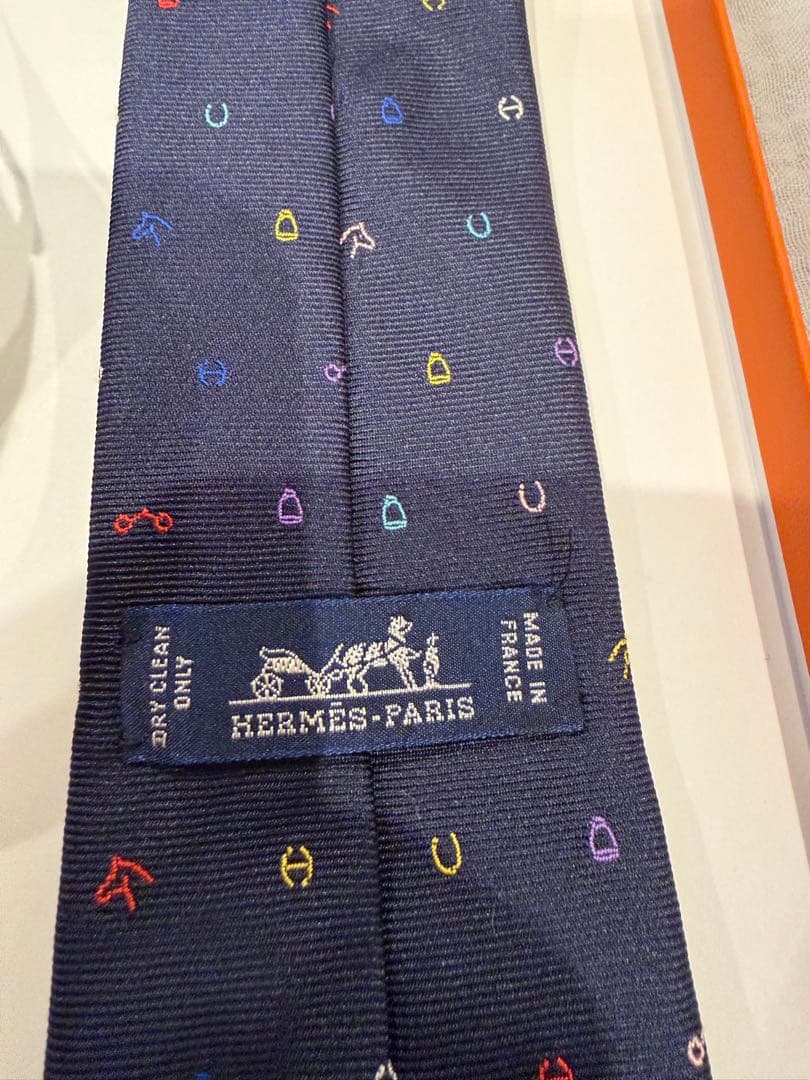 エルメス ネクタイ シルク100% 箱リボン付 小紋柄