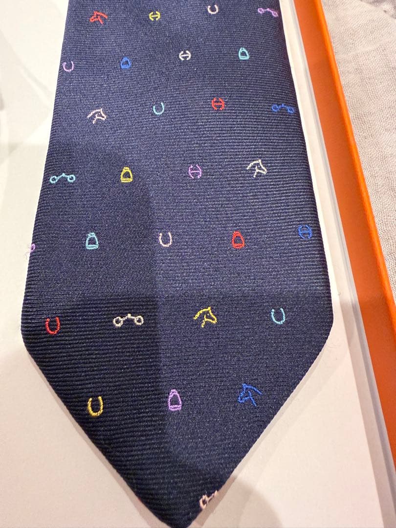 エルメス ネクタイ シルク100% 箱リボン付 小紋柄