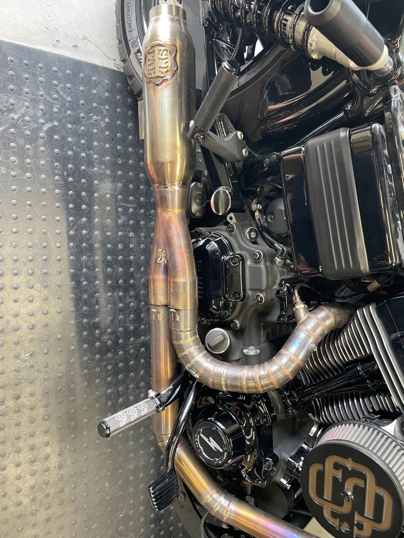 サマーセール！ハーレーダイナ用 マフラー