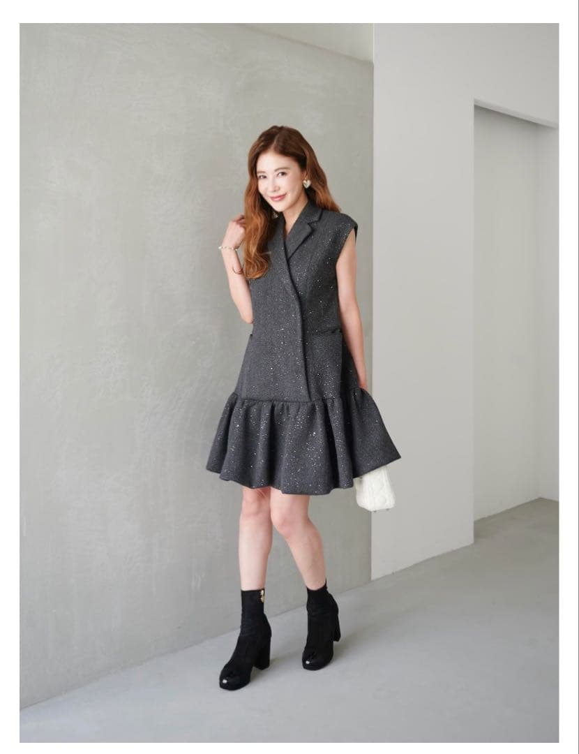 新品未使用タグ付き OBLI ラメジャケットドレス