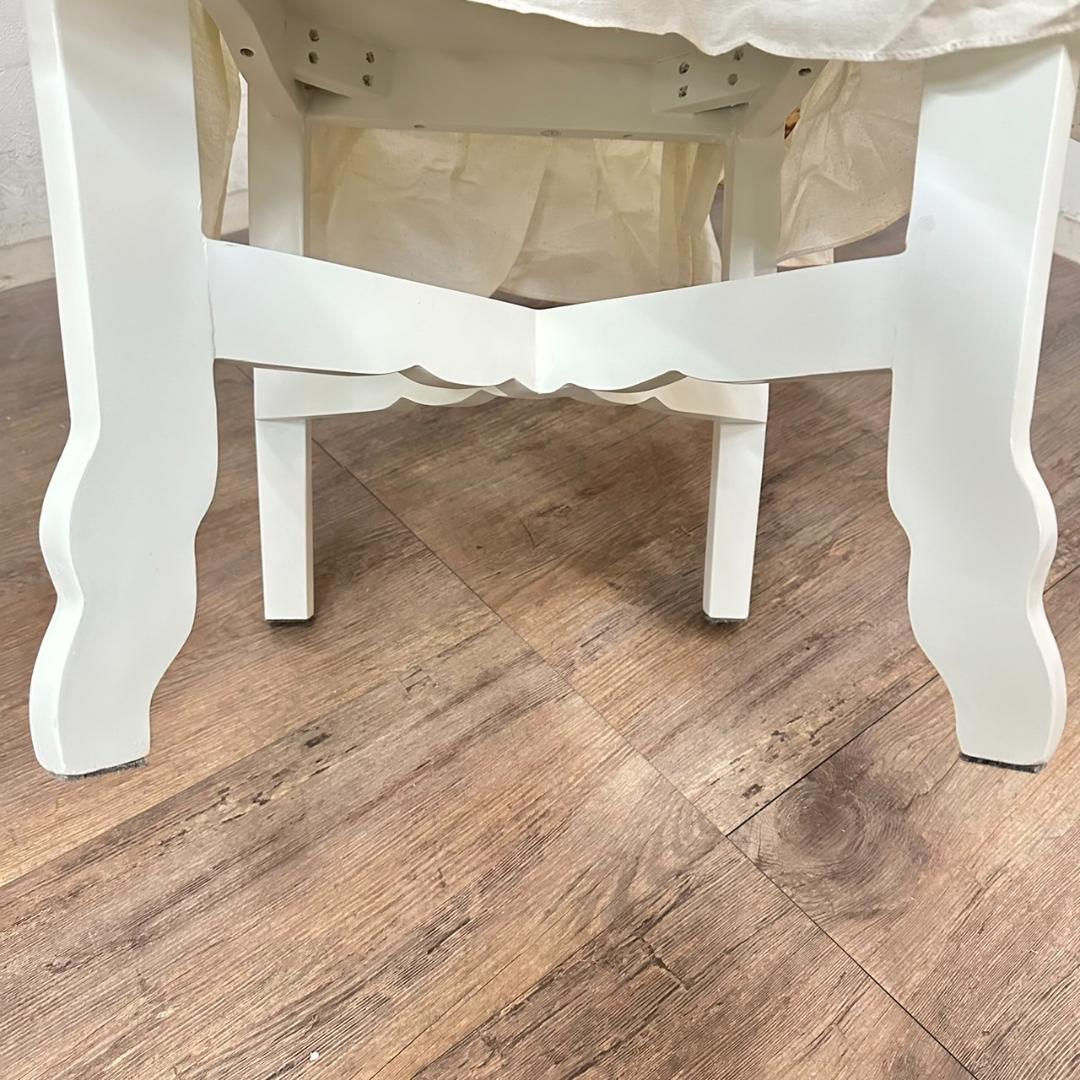 【新品・未使用】 ヨーロピアン調　白家具　チェアー　リボンデザイン 完成品