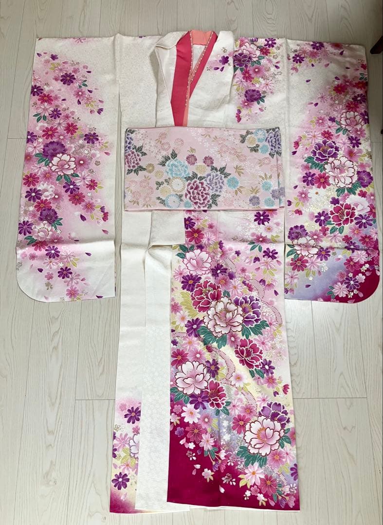 【再値下げ】振袖フルセット 花柄 ピンク系 白系