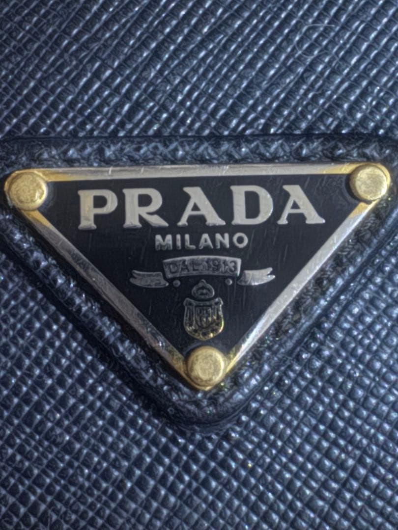 【美品】〈PRADA〉iPhone12miniケース