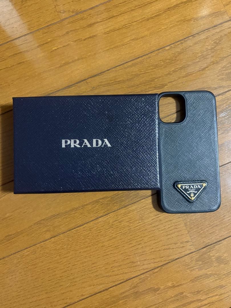 【美品】〈PRADA〉iPhone12miniケース