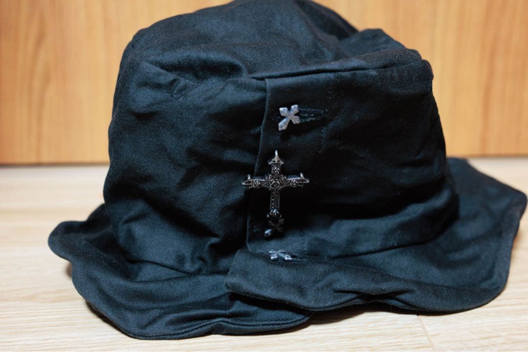 Moi meme Moitie クロス装飾ハット　モワティエ　ゴシック