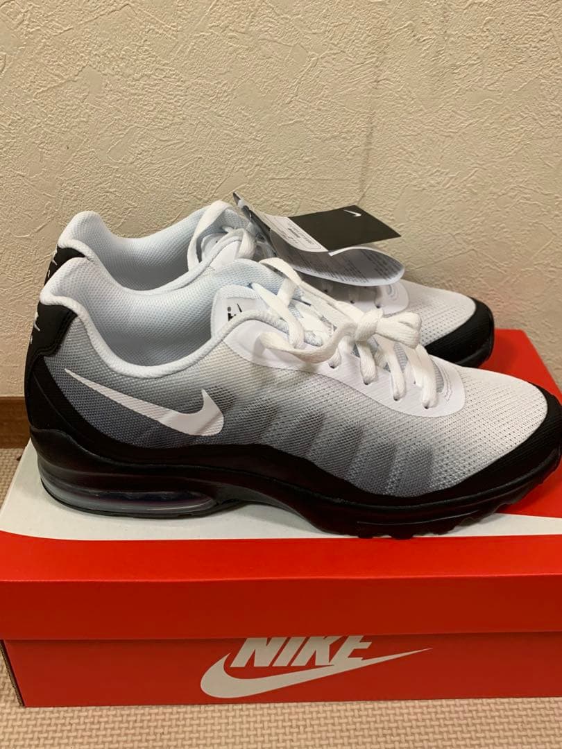【新品未使用】NIKE エアーマックスINVIGOR PRINT 27cm