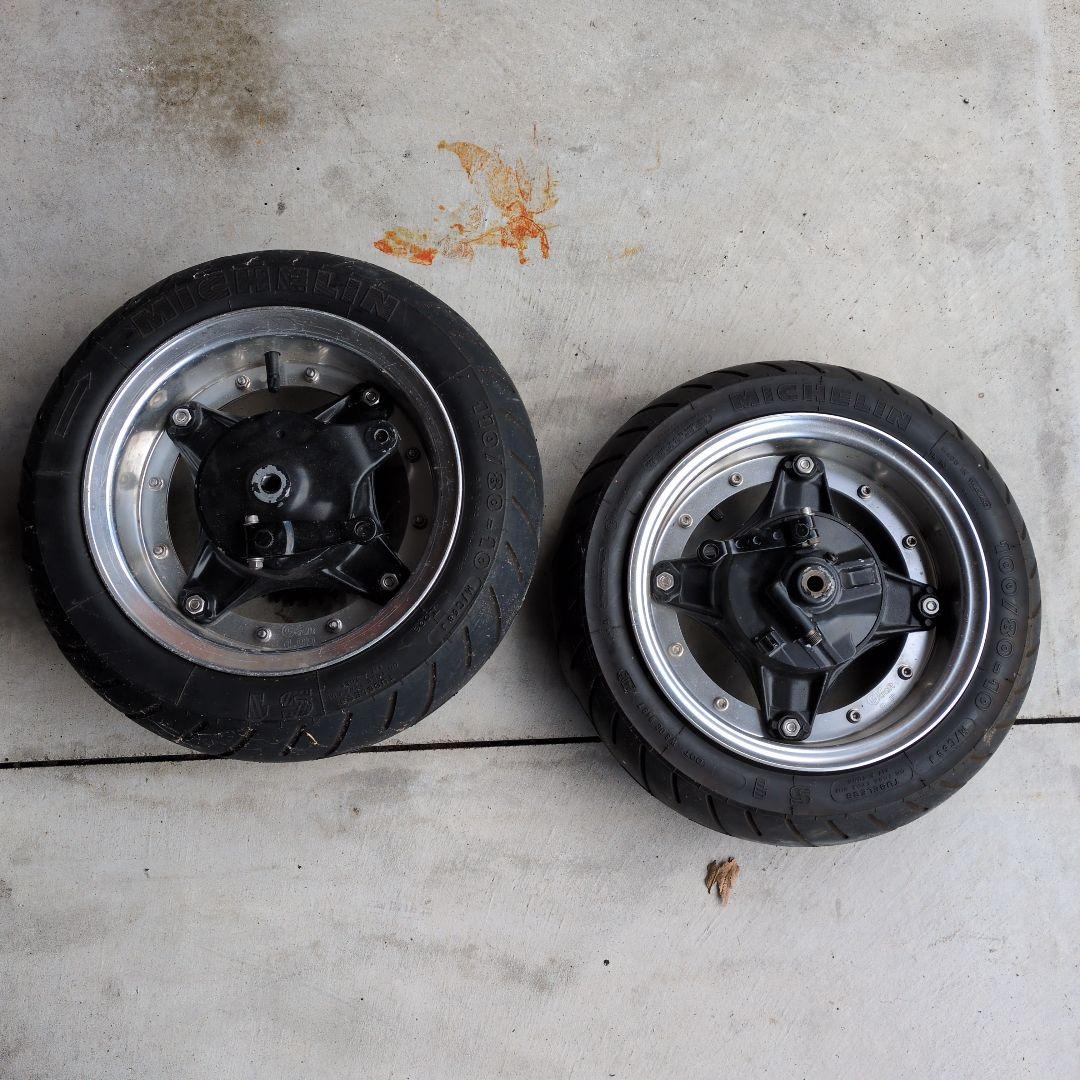 シャリー　タイヤ・ホイール