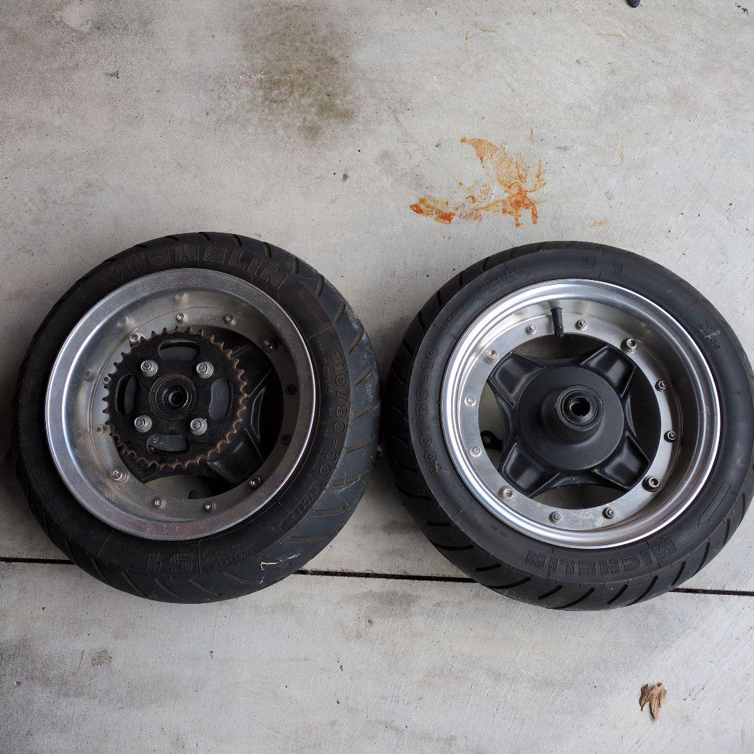 シャリー　タイヤ・ホイール