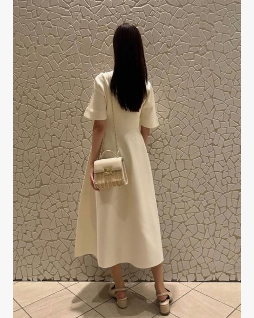 Vネックホールガーメントワンピース アイボリー 38 セルフォード