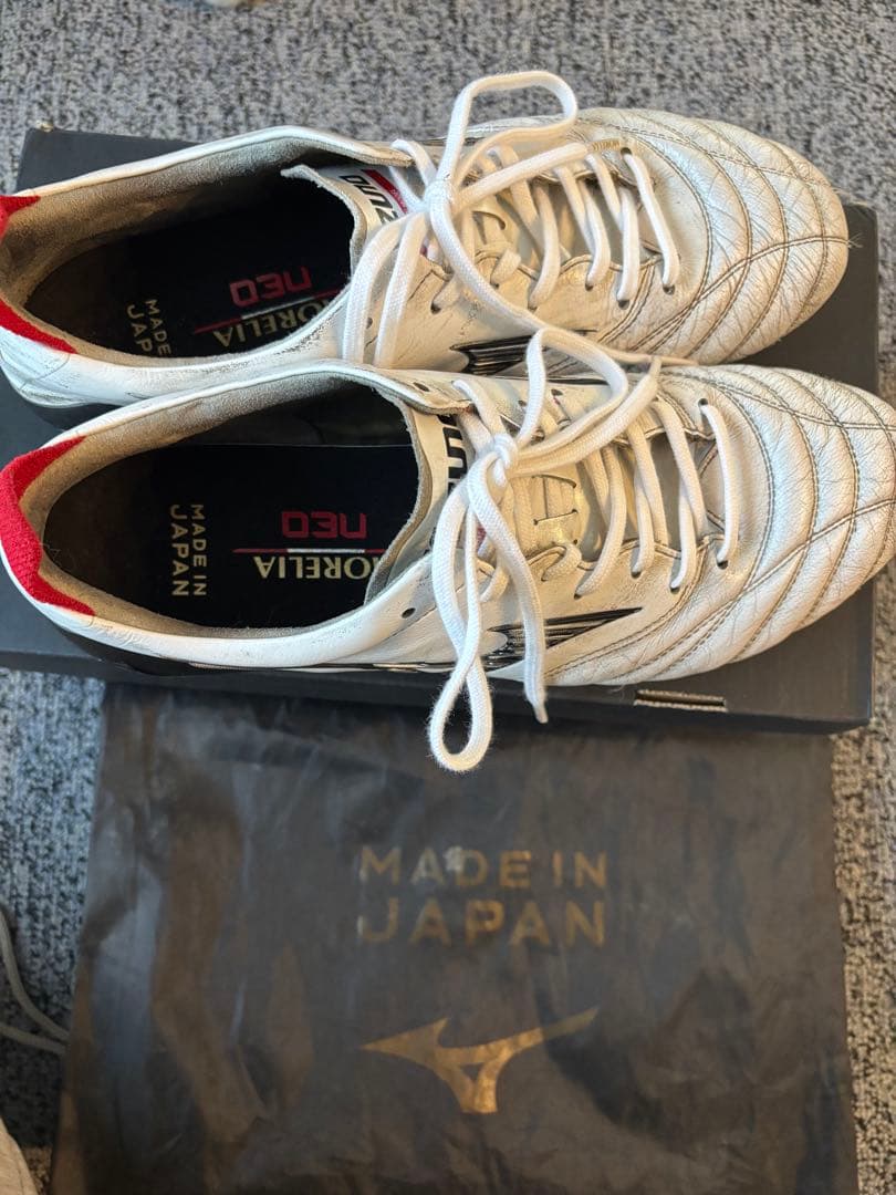 ミズノ　モレリアネオ4 25.5