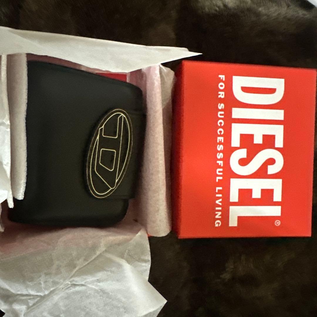 黒 レザー 二つ折り財布　大人気ディーゼル財布　最終値下げ‼️