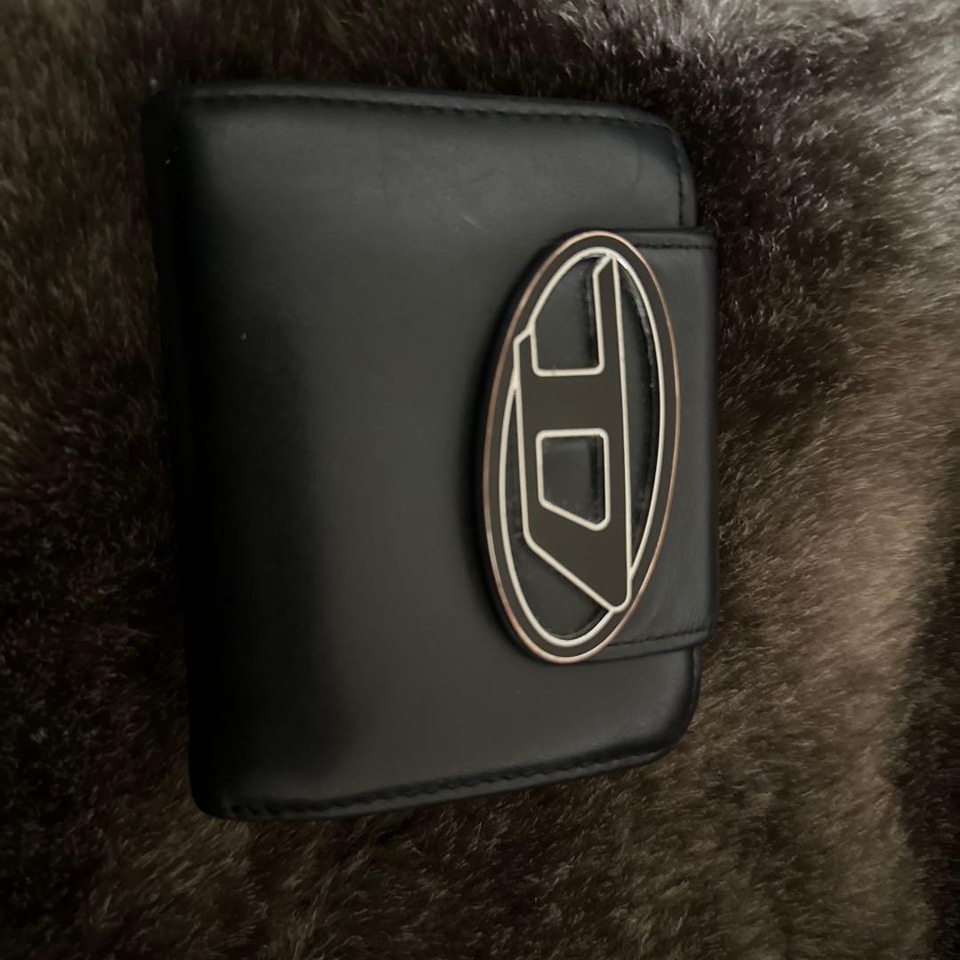 黒 レザー 二つ折り財布　大人気ディーゼル財布　最終値下げ‼️