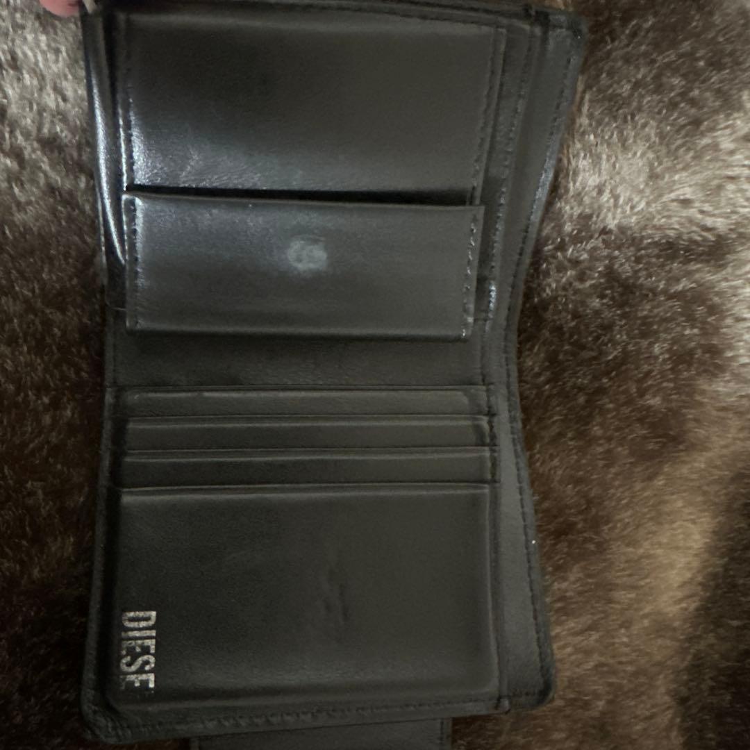 黒 レザー 二つ折り財布　大人気ディーゼル財布　最終値下げ‼️