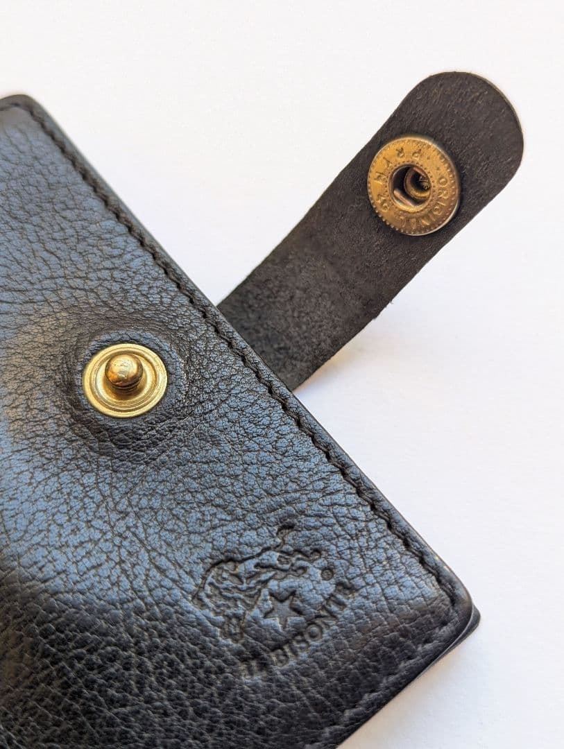 イルビゾンテ スクエアウォレット ブラック 美品 シボ加工 男女兼用