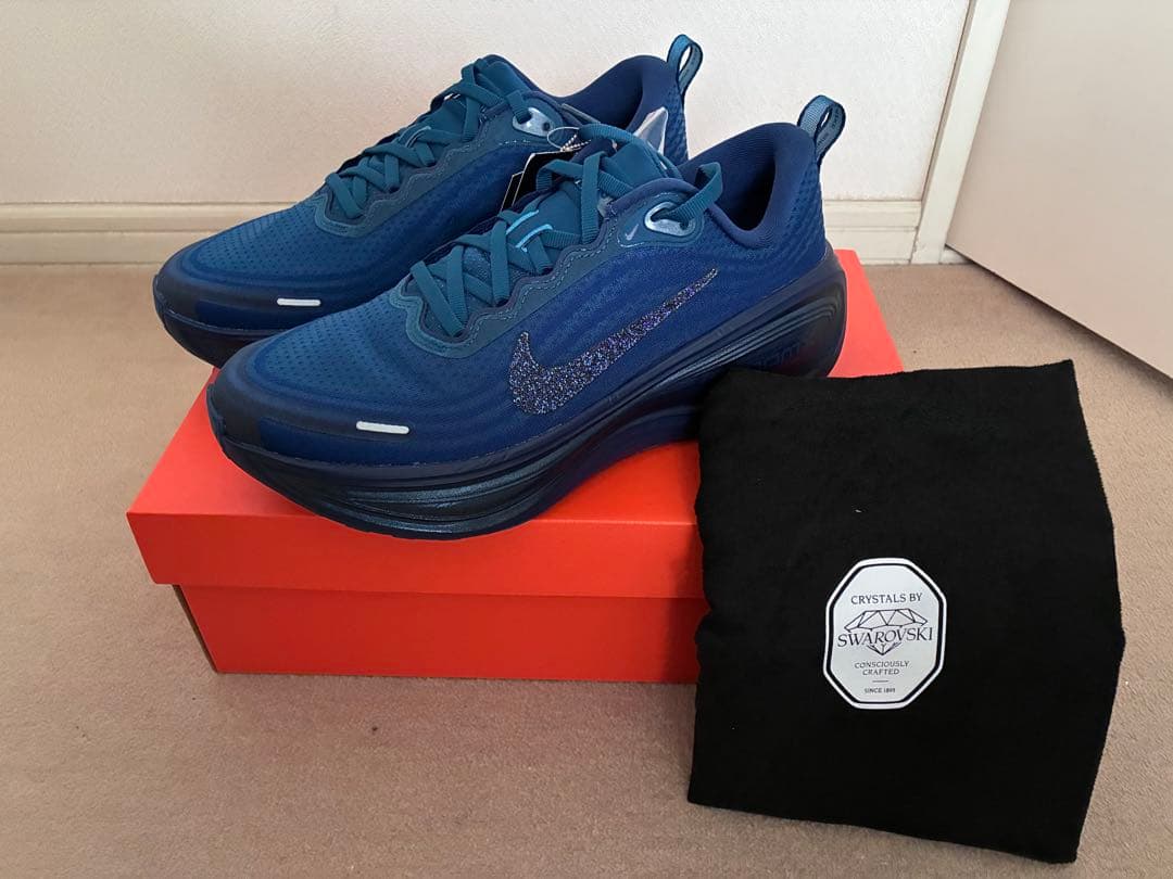 ナイキ ボメロ プラス ウィズスワロフスキー®クリスタルズ