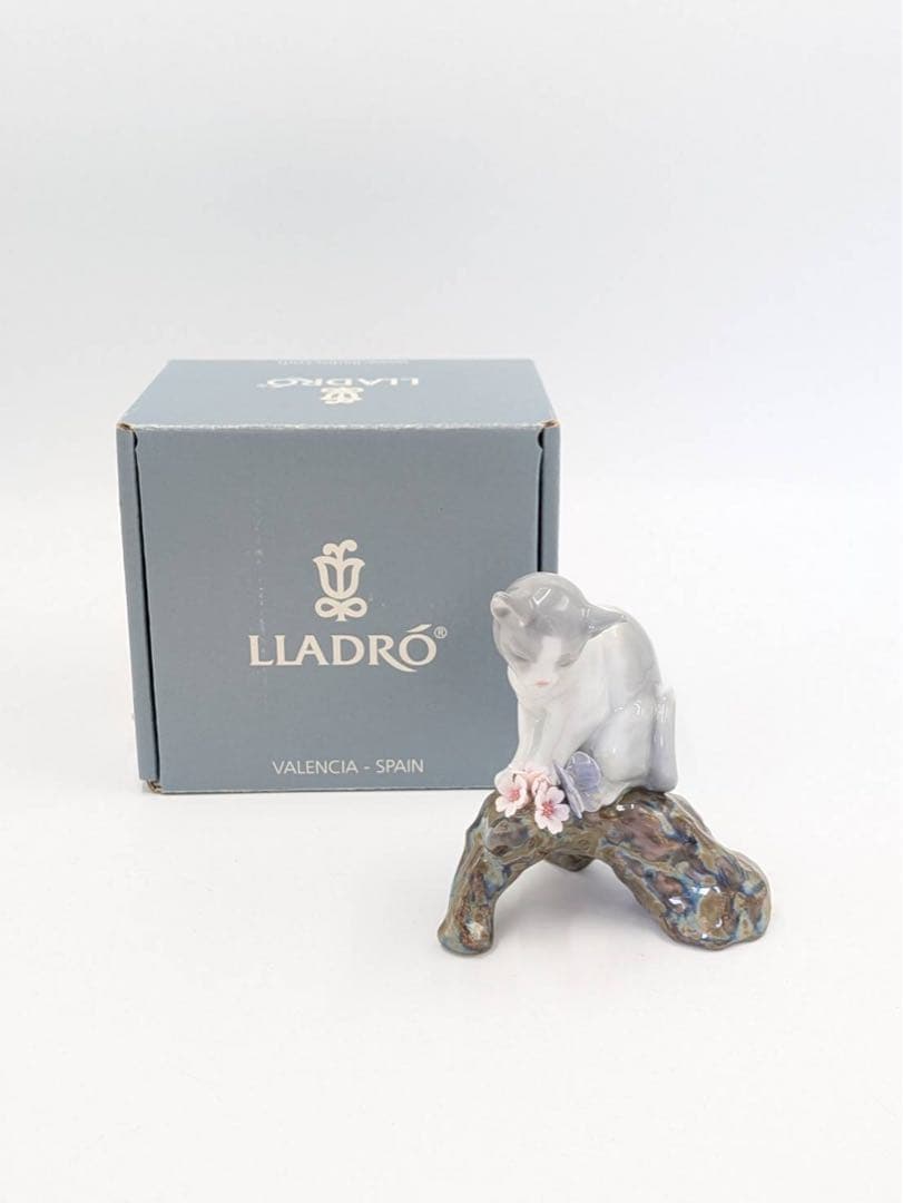 リヤドロ LLADRO 猫と花 フィギュリン 置物 箱付き