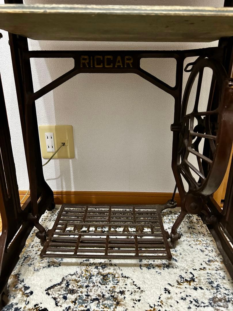 【chaaa】RICCAR ミシン台 アンティークテーブル