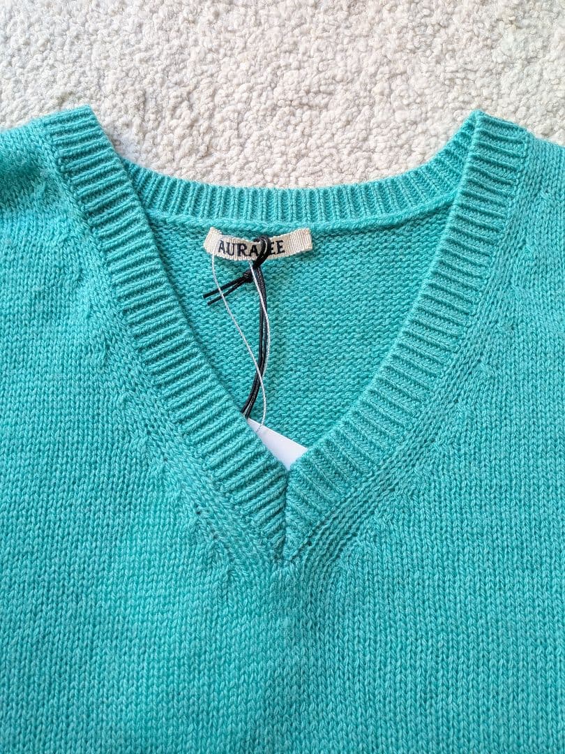 AURALEEオーラリー　ニットベスト新品