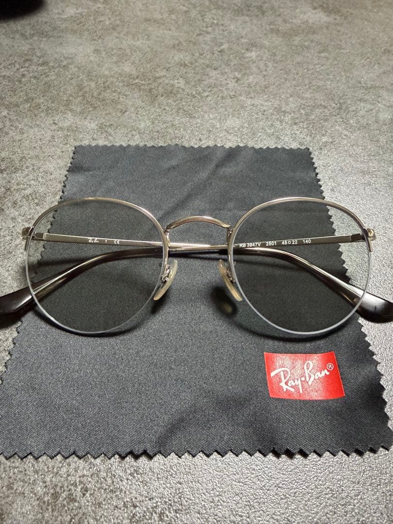 Ray-Ban シルバーラウンドサングラス　アッシュグレー