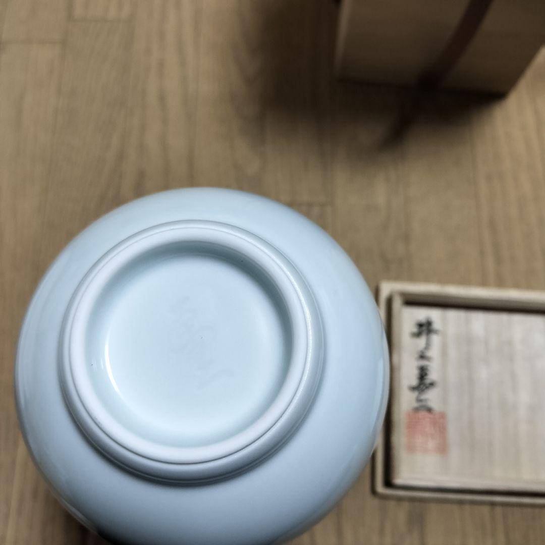 美品・新品未使用【井上萬二】白磁染麦彫　小花瓶　人間国宝