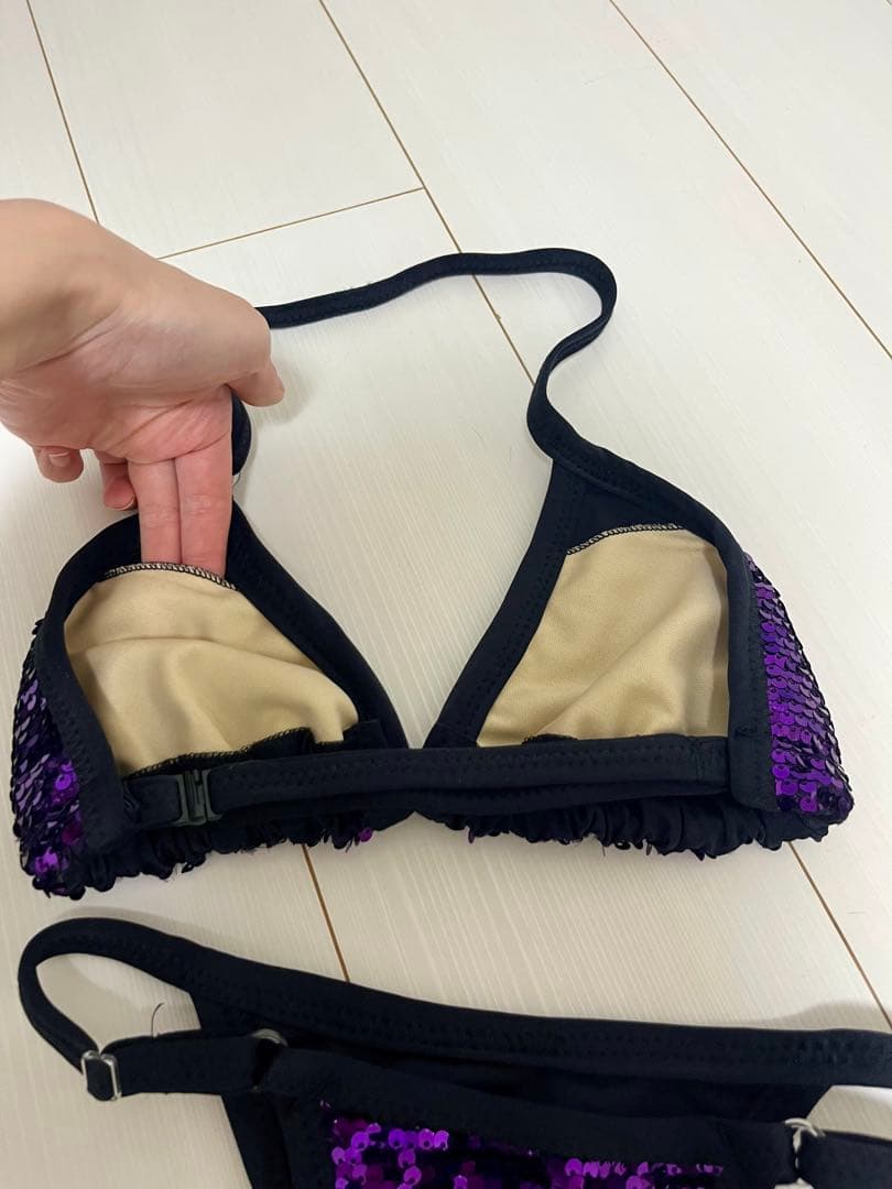 破格スパンコールビキニ