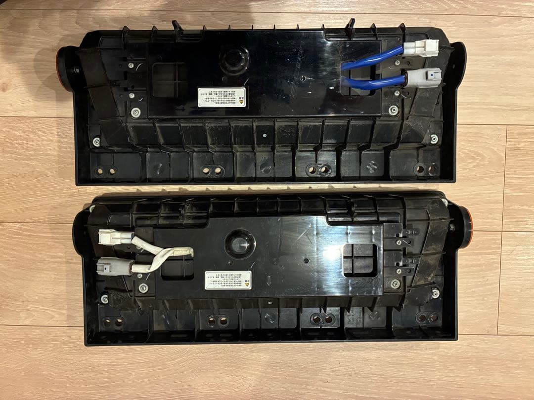 小糸　LEDテールランプ3連　クリアバージョン