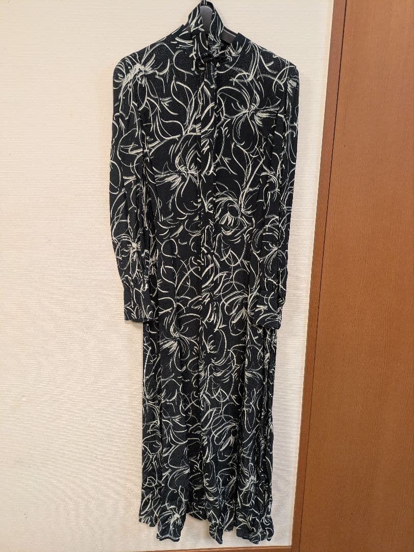 アルアバイル　ドローイングフラワープリントワンピース　２