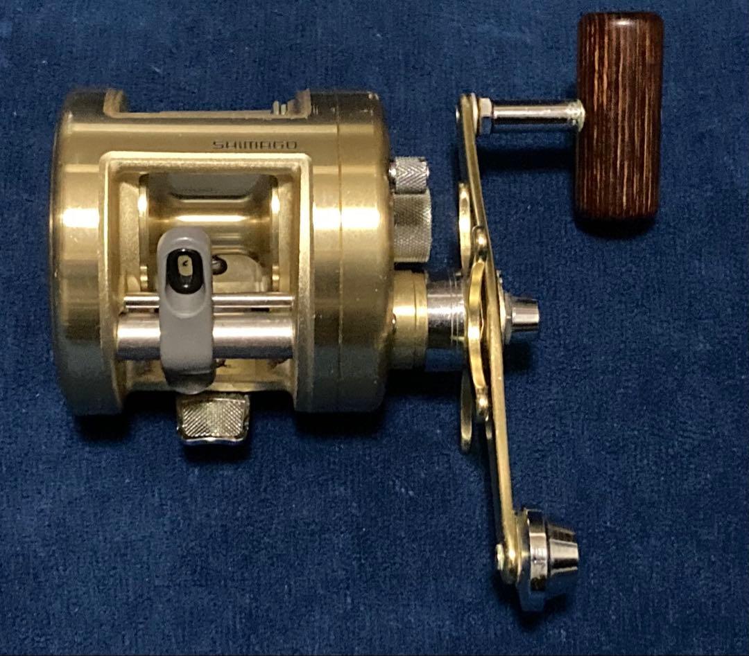 シマノ カルカッタ　小舟　401 左ハンドル