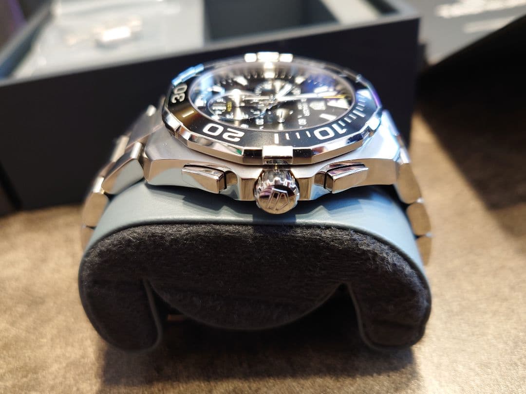 タグホイヤー アクアレーサー　クロノグラフ