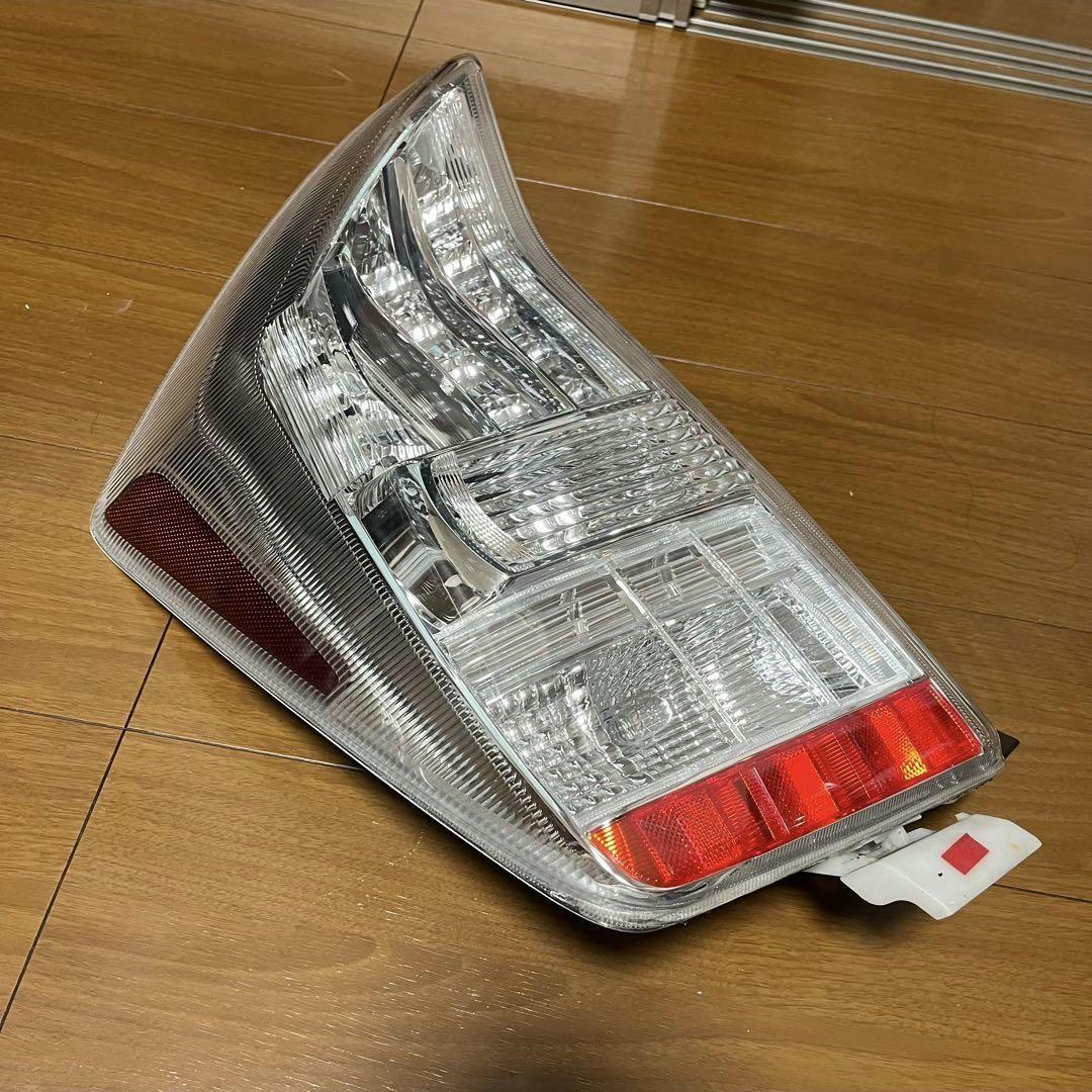 30プリウス＊送料無料＊車検対応＊ ZVW30 純正加工USテール 北米仕様