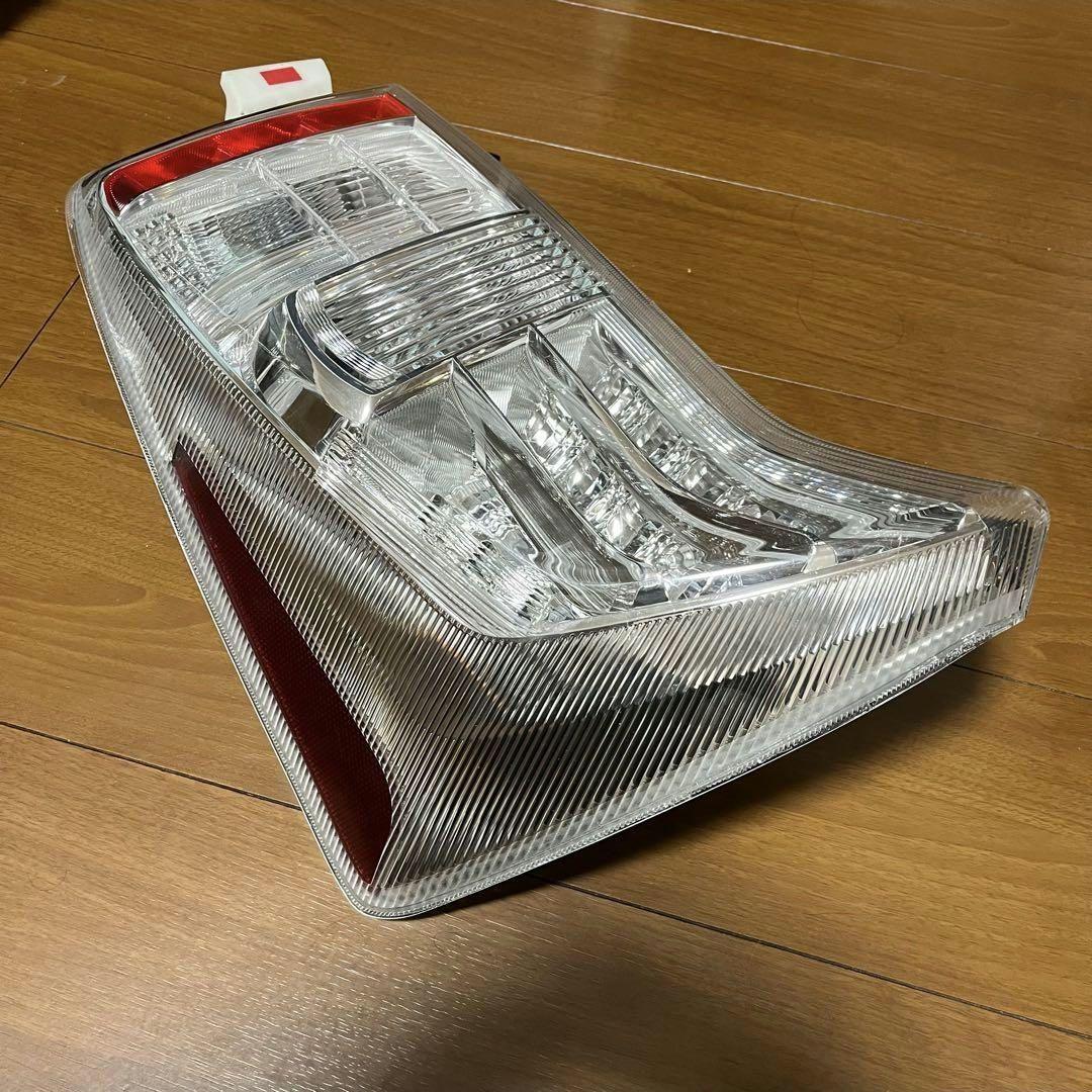 30プリウス＊送料無料＊車検対応＊ ZVW30 純正加工USテール 北米仕様