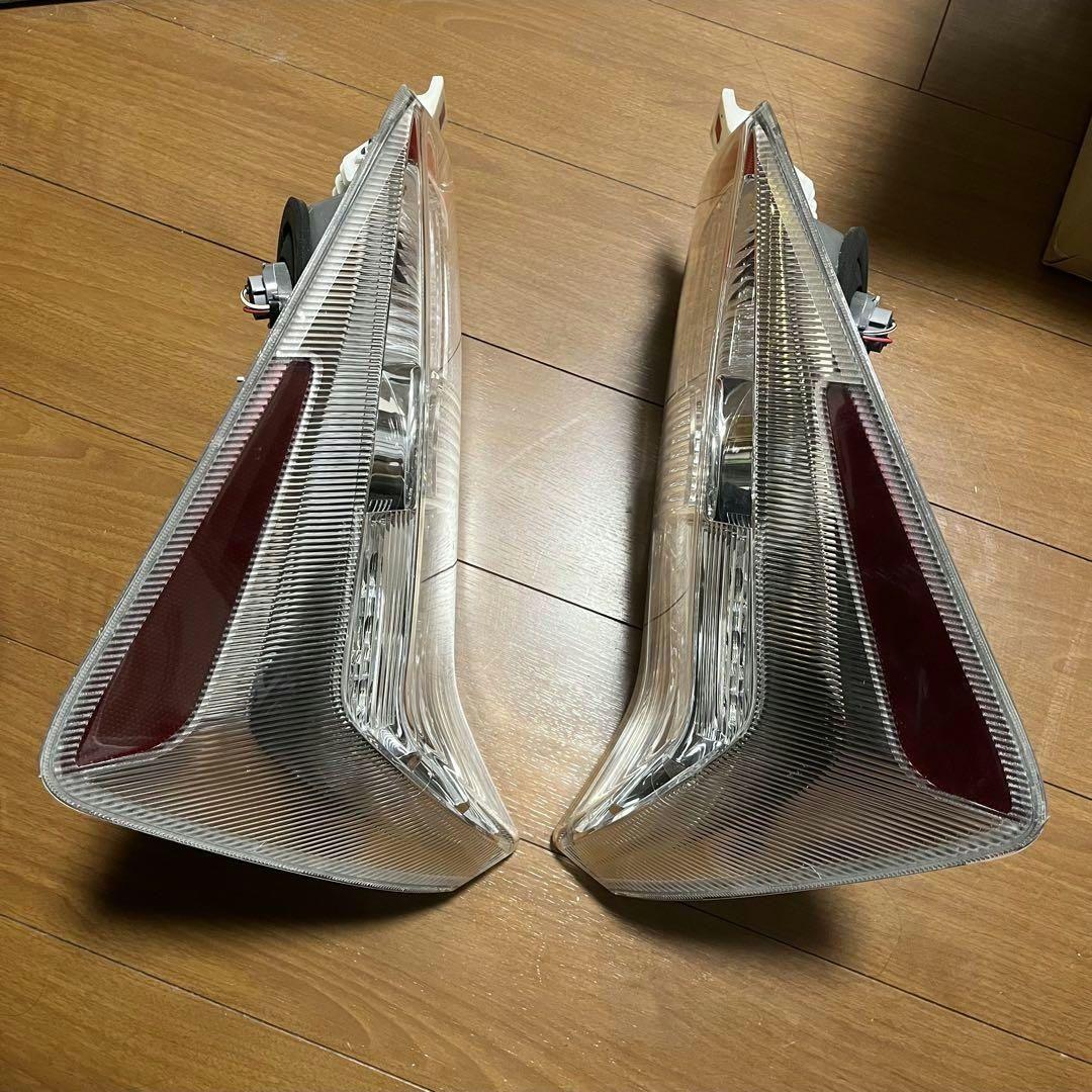 30プリウス＊送料無料＊車検対応＊ ZVW30 純正加工USテール 北米仕様