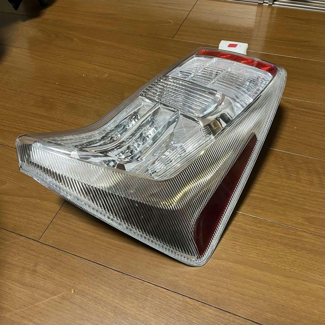 30プリウス＊送料無料＊車検対応＊ ZVW30 純正加工USテール 北米仕様