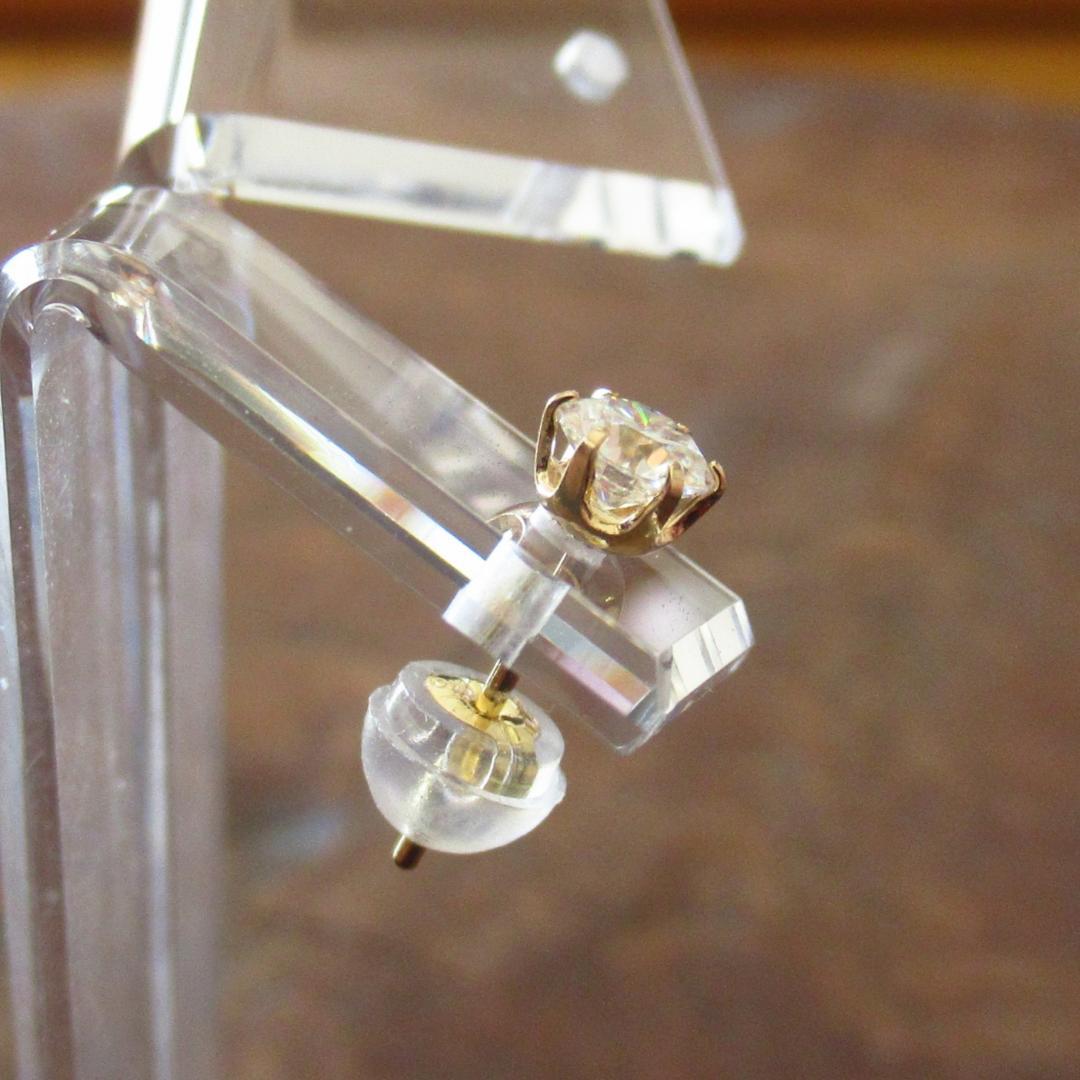 【K18】【0.3ct】モアサナイト　ゴールド ピアス　片耳用/鑑定書付き