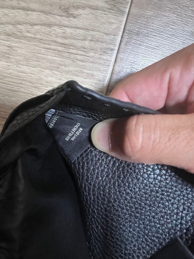 FENDI 二つ折り財布 黒 ケース付き セレリア 財布