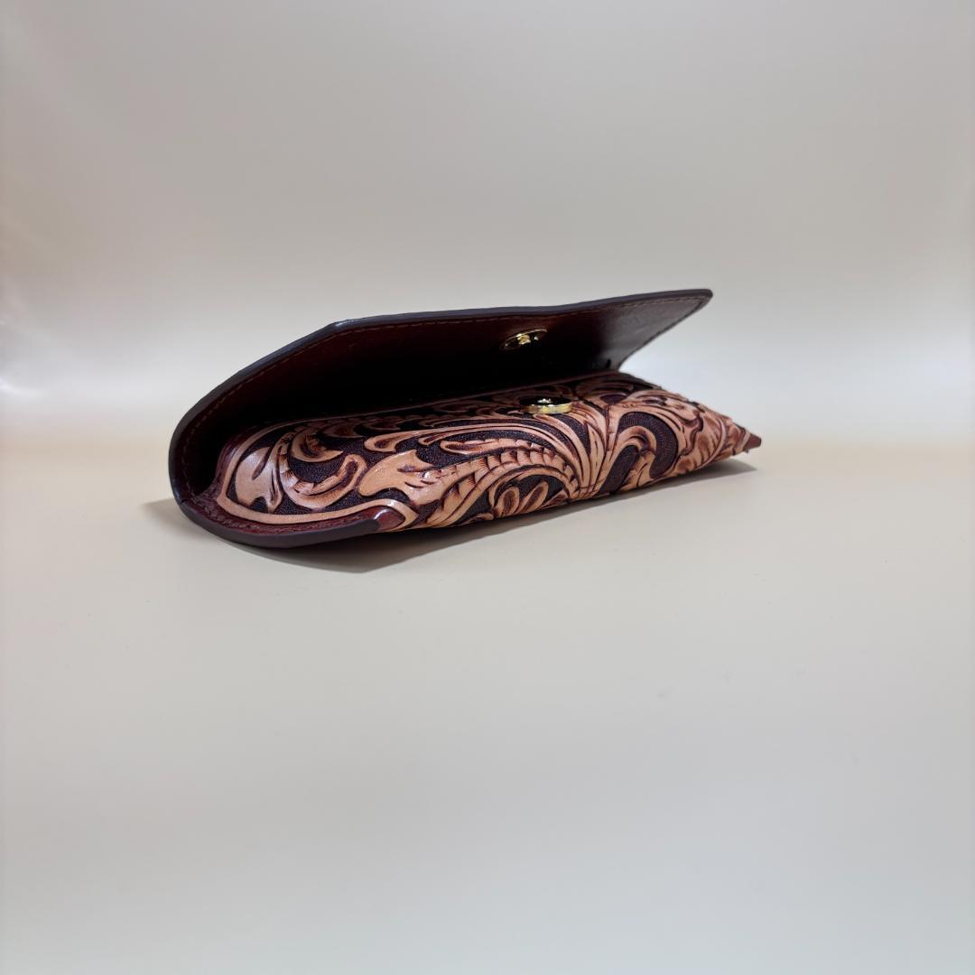 レザーカービング（革彫刻）を施した眼鏡ケース サングラスケース デイジー 茶