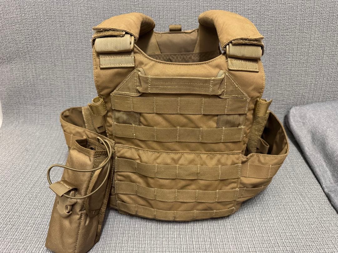 LBX Tactical プレートキャリア LBX-0300　コヨーテブラウン